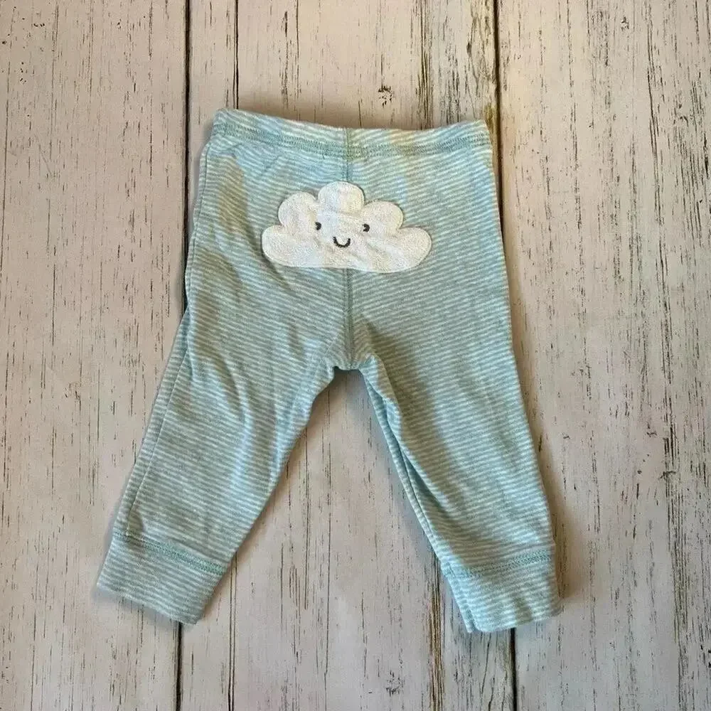 Carter’s long sleeve Onesie & matching pants Size 6 months